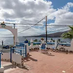 Pura Vida - Ventanas De Lanzarote * פלאיה קמדה