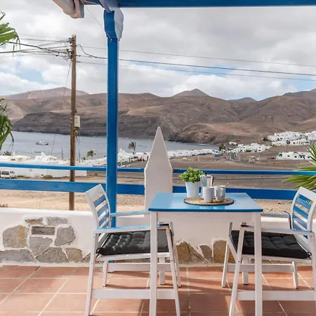 Pura Vida - Ventanas De Lanzarote Playa Quemada