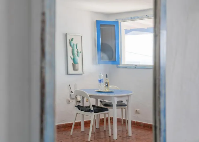 Pura Vida - Ventanas De Lanzarote Плая-Кемада