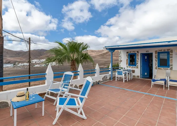 Pura Vida - Ventanas De Lanzarote * Плая-Кемада